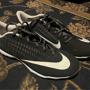 Nike Black and White Athletic Shoes with Textured Upper